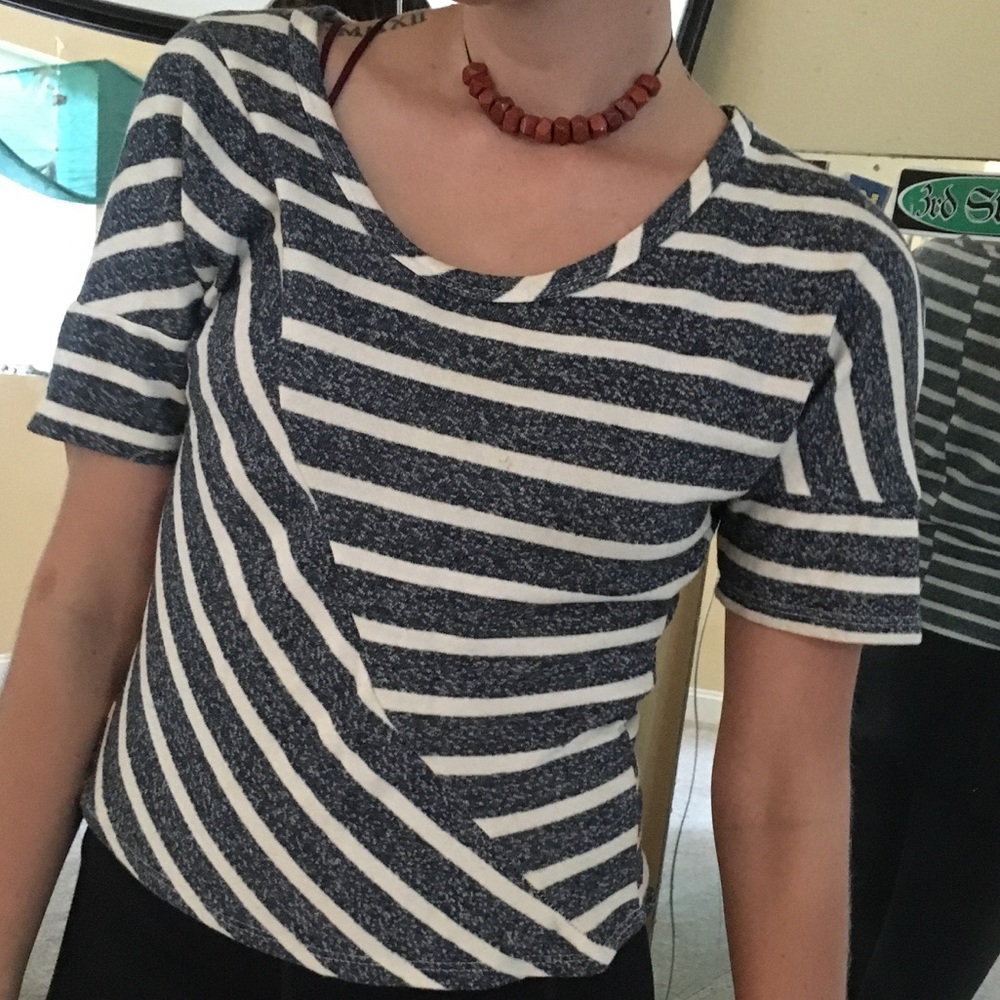 Threads striped tee